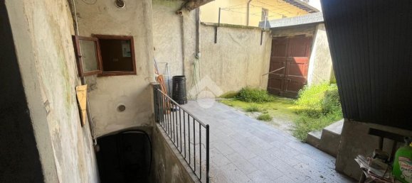 Дом с 4 комнатами в Палаццоло суль Ольо, Италия № 2074 3