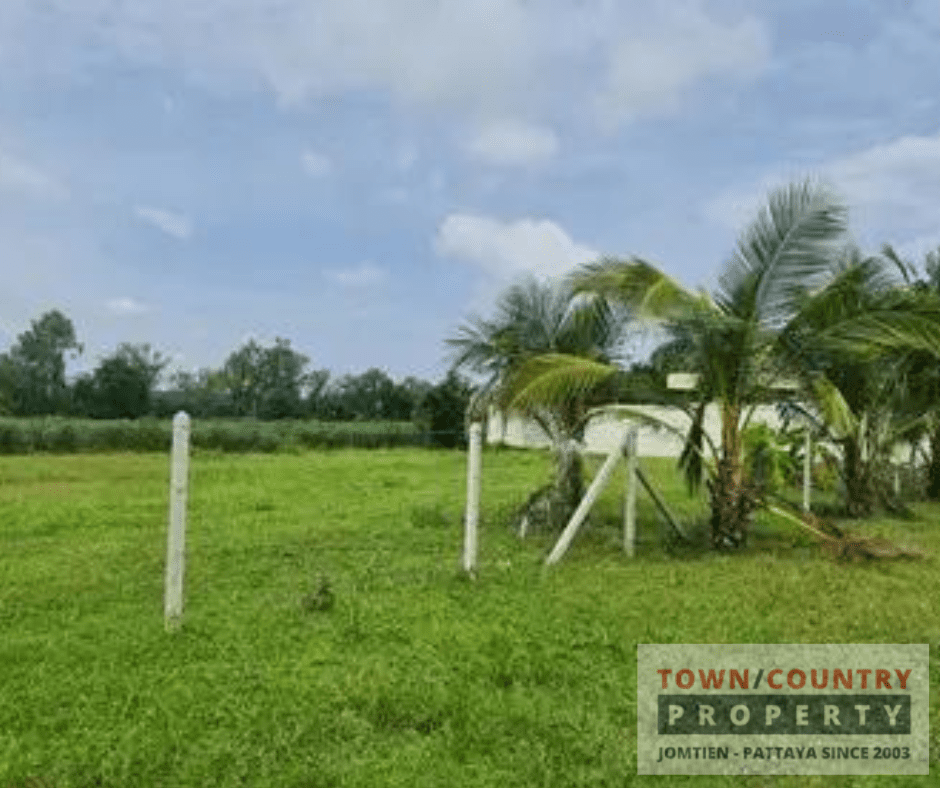 1560m² Commercial property in Bang Lamung, Thailand No. 22704