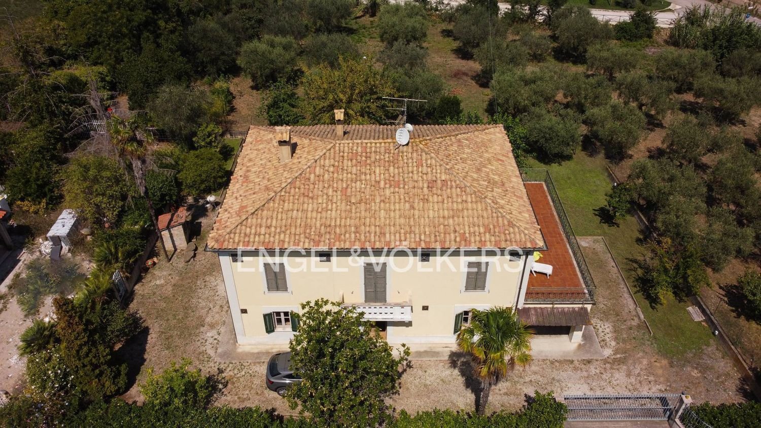 7 bedrooms Villa in Giulianova, Italy No. 337246