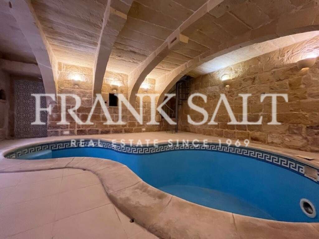 Granja de 8 dormitorios en Gharb, Malta No. 5991