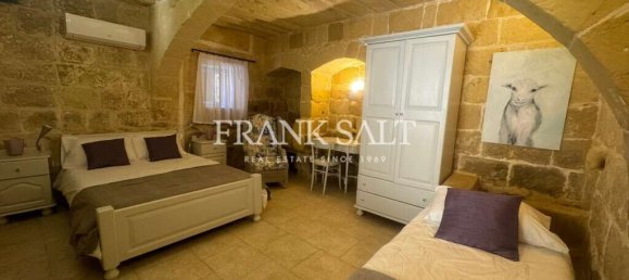 Granja de 8 dormitorios en Gharb, Malta No. 5991 21