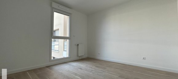 2 bedrooms Apartment in Saint-Jean-de-la-Ruelle, France No. 57195 7