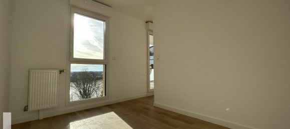 2 bedrooms Apartment in Saint-Jean-de-la-Ruelle, France No. 57195 2