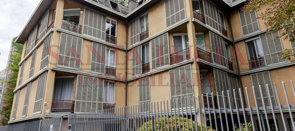 4 bedrooms Apartment in Milan, Italy No. 362664 21