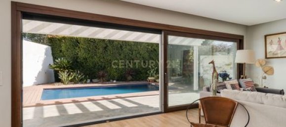 5 bedrooms Villa in Cascais, Portugal No. 87415 2