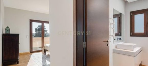 5 bedrooms Villa in Cascais, Portugal No. 87415 22