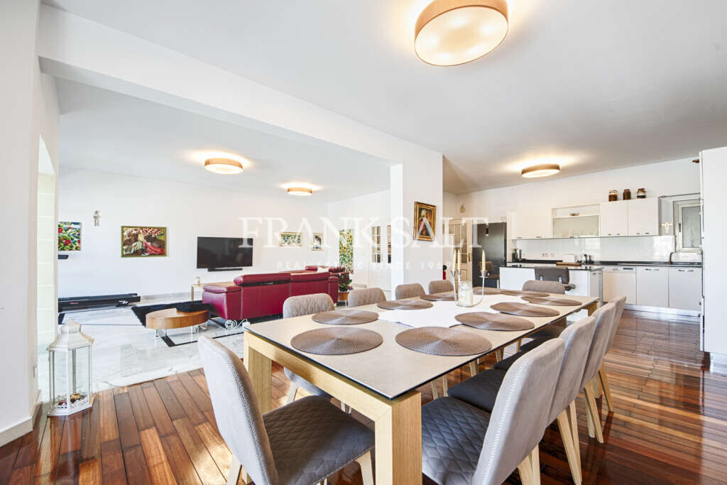 Apartamento de 4 dormitorios en Pieta, Malta No. 1089