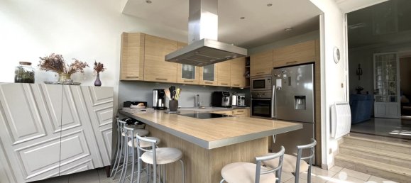 5 bedrooms House in Sucy-en-Brie, France No. 185162 18