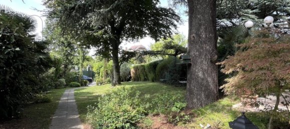 5 bedrooms House in Sucy-en-Brie, France No. 185162 10