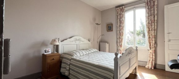 5 bedrooms House in Sucy-en-Brie, France No. 185162 24