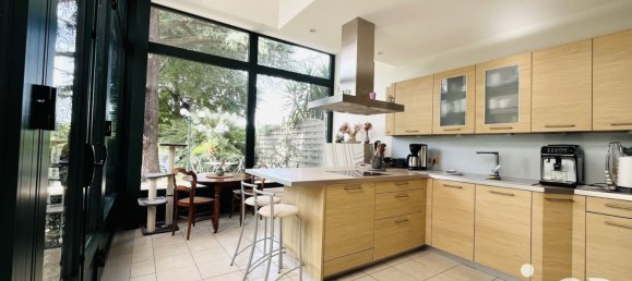 5 bedrooms House in Sucy-en-Brie, France No. 185162 17