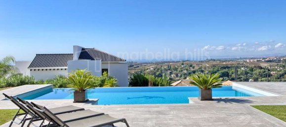 6 bedrooms Villa in Malaga, Spain No. 22692 27