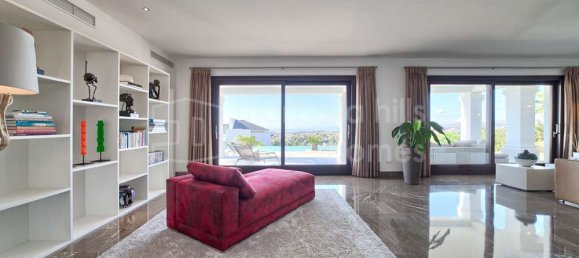 6 bedrooms Villa in Malaga, Spain No. 22692 9