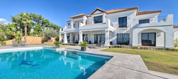 6 bedrooms Villa in Malaga, Spain No. 22692 19