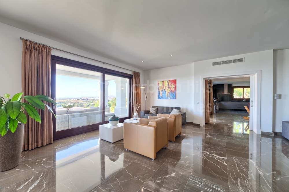 6 bedrooms Villa in Malaga, Spain No. 22692