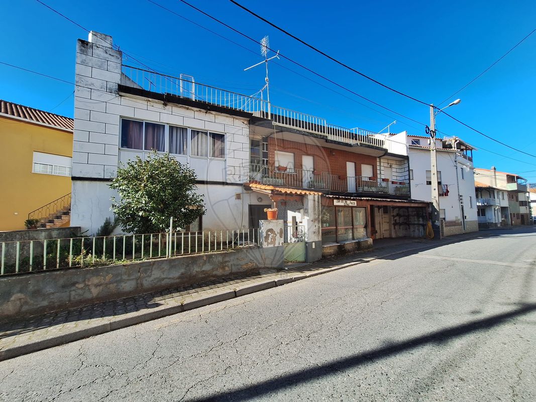 4 bedrooms House in Paul, Portugal No. 43576