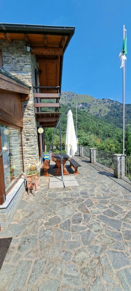 6 rooms House in Pianello del Lario, Italy No. 142836