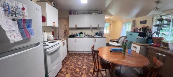 3 bedrooms House in British Columbia, Canada No. 220 4