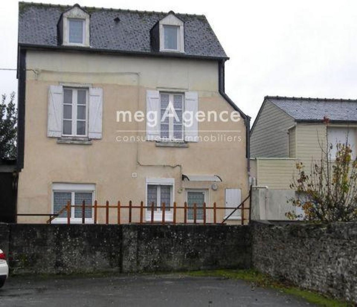 4 bedrooms House in Mayenne, France No. 22818