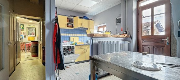 116m² Commercial property in Haute-Rivoire, France No. 204105 8