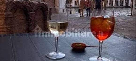 5 rooms Commercial property in Venice, Italy No. 61600 2