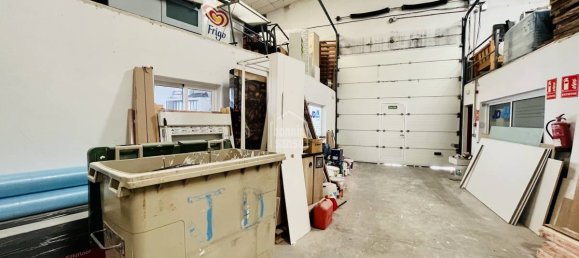  عقار تجاري في Es Castell, Spain 592متر مربع رقم 9683 6