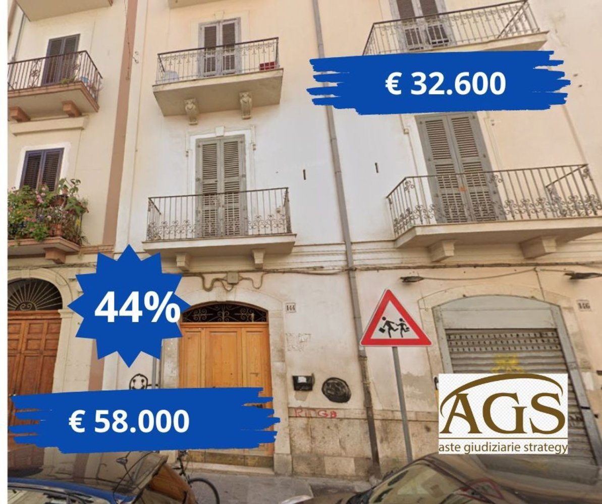 2 rooms Apartment in Bari, Italy No. 43340