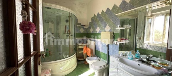3 bedrooms Villa in Caresana, Italy No. 325022 6