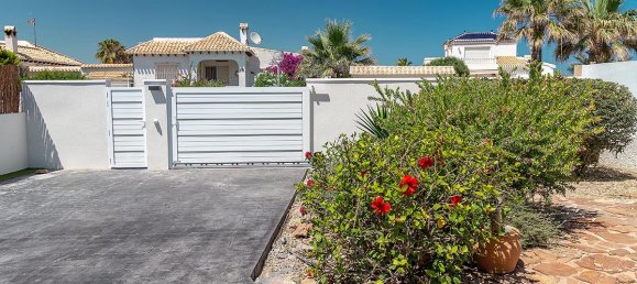 4 Schlafzimmer Villa in Playa Flamenca II, Spain, Nr. 518 10