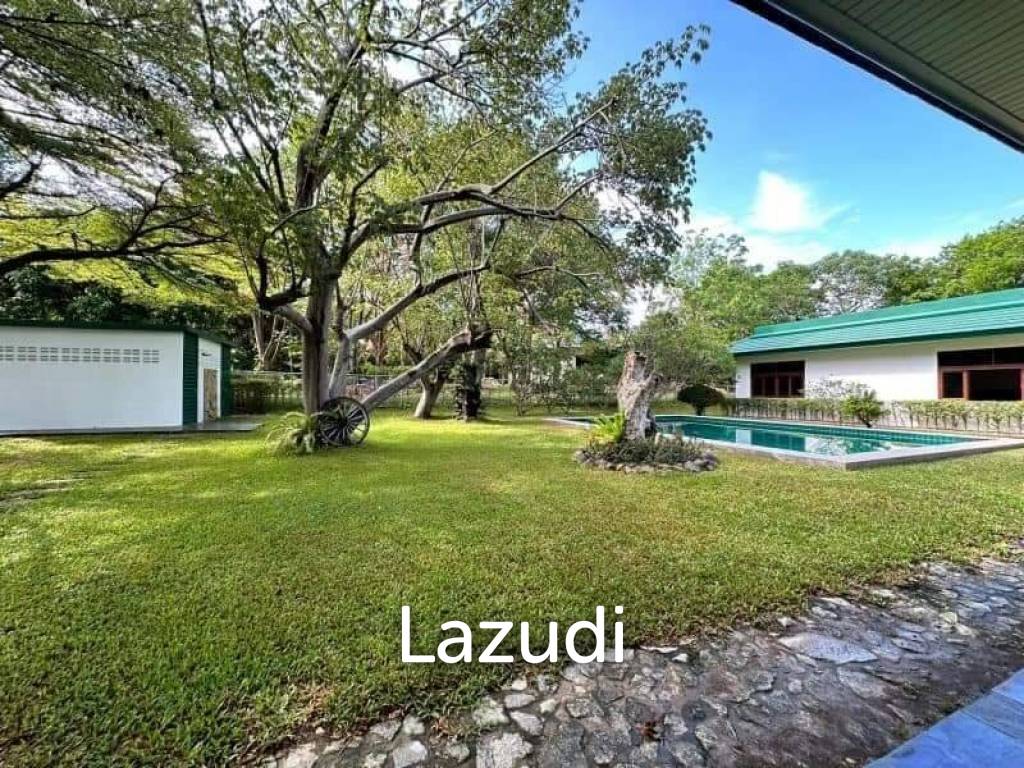 4 bedrooms Villa in Bang Sare, Thailand No. 21651