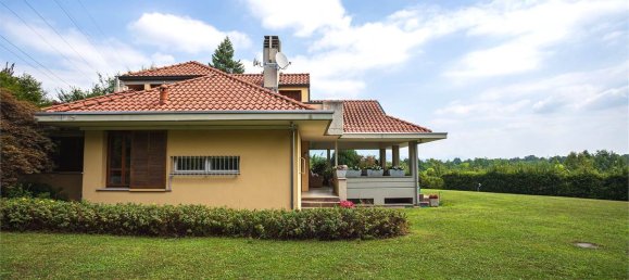 Villa de 3 dormitorios en Guanzate, Italy No. 67934 26