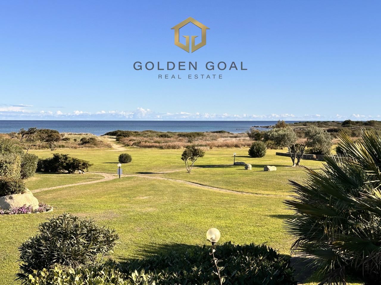 Apartamento de 3 habitaciónes en San Teodoro, Italy No. 233232