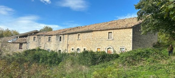 Коммерческая недвижимость 175м² в Сант Эуфемия а Маелла, Италия № 319006 2