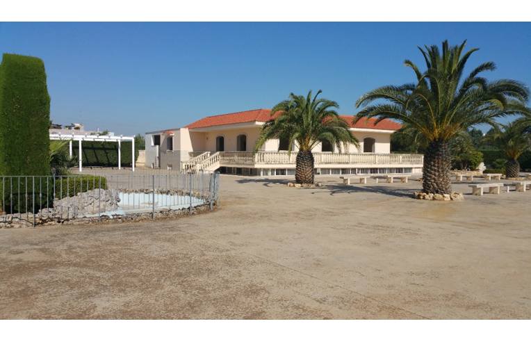 5 rooms Commercial property in Bitonto, Italy No. 254379