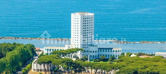 4 rooms Building in Massa, Italy No. 163766 27