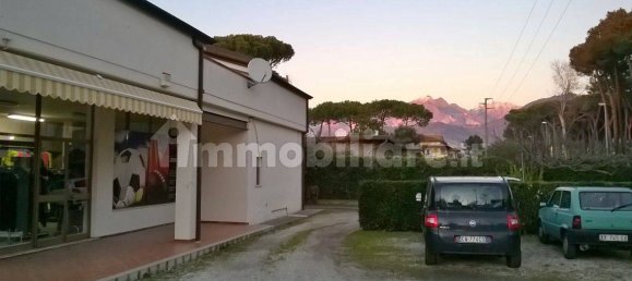 4 rooms Building in Massa, Italy No. 163766 8
