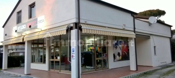 4 rooms Building in Massa, Italy No. 163766 20