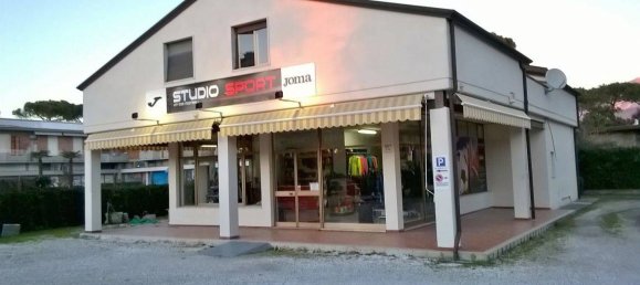 4 rooms Building in Massa, Italy No. 163766 4