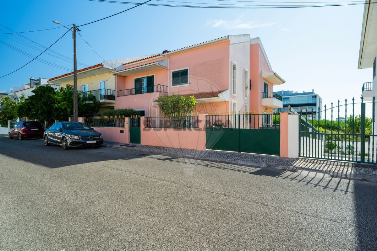 4 bedrooms House in Odivelas, Portugal No. 223266