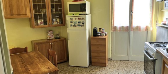 5 rooms Apartment in Pesaro, Italy No. 270312 4