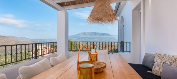 5 bedrooms Villa in Marbella, Spain No. 57110 15