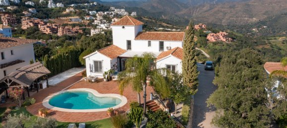 5 bedrooms Villa in Marbella, Spain No. 57110 13