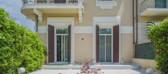 16غرفة فيلا في Viareggio, Italy رقم 157570 2