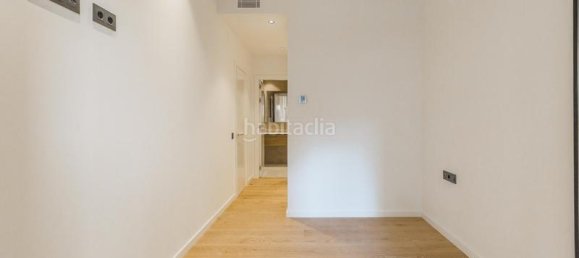 Apartamento de 3 dormitorios en Eixample, Spain No. 83966 12