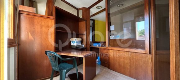 Apartamento de 7 habitaciónes en Udine, Italy No. 260952 3