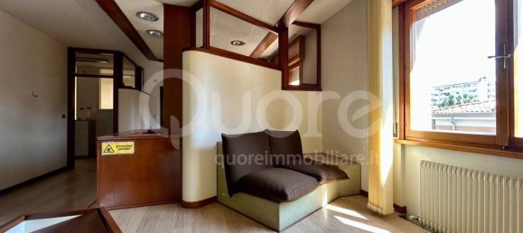 Apartamento de 7 habitaciónes en Udine, Italy No. 260952 5