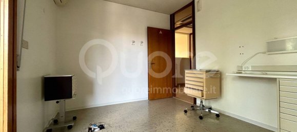 Apartamento de 7 habitaciónes en Udine, Italy No. 260952 9