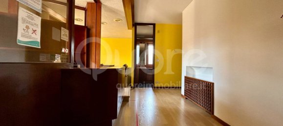 Apartamento de 7 habitaciónes en Udine, Italy No. 260952 7