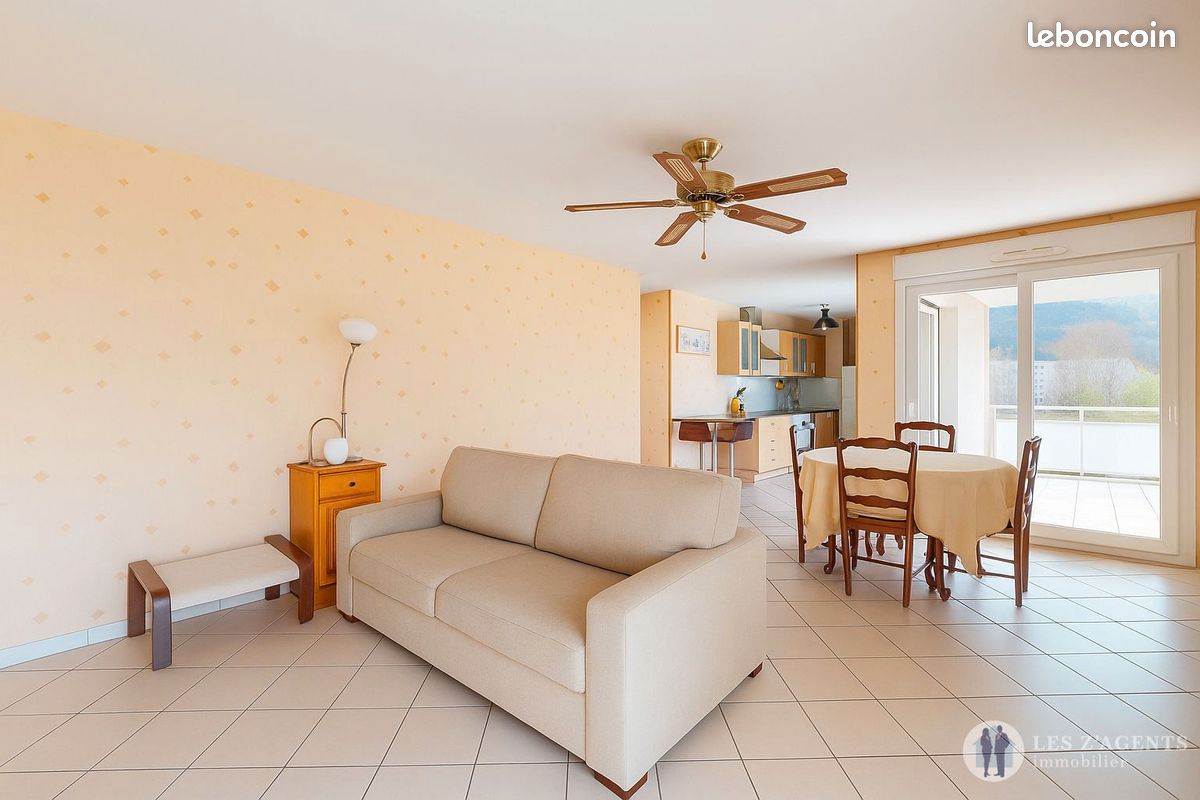 3 bedrooms Apartment in Saint-Martin-d'Heres, France No. 317542