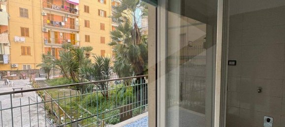 4-salle Appartement à San Giorgio a Cremano, Italy No. 18607 30